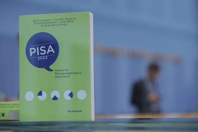 Deutschland, Berlin, Bundespressekonferenz, Thema: Veröffentlichung des PISA 2022-Berichts (Programme for International Student Assessment)