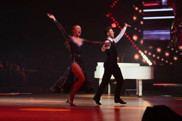 LET S DANCE - Die Live-Tournee 2023 04.12.2023 Tanzpaar Anna Ermakova & Valentin Lusin bei Let s Dance - Die Live-Tournee 2023 in der ausverkauften SAP Arena Mannheim. Mannheim SAP Arena Baden-Württemberg