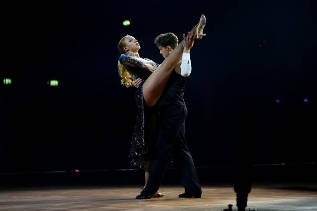 LET S DANCE - Die Live-Tournee 2023 04.12.2023 Tanzpaar Anna Ermakova & Valentin Lusin bei Let s Dance - Die Live-Tournee 2023 in der ausverkauften SAP Arena Mannheim. Mannheim SAP Arena Baden-Württemberg