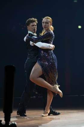 LET S DANCE - Die Live-Tournee 2023 04.12.2023 Tanzpaar Anna Ermakova & Valentin Lusin bei Let s Dance - Die Live-Tournee 2023 in der ausverkauften SAP Arena Mannheim. Mannheim SAP Arena Baden-Württemberg