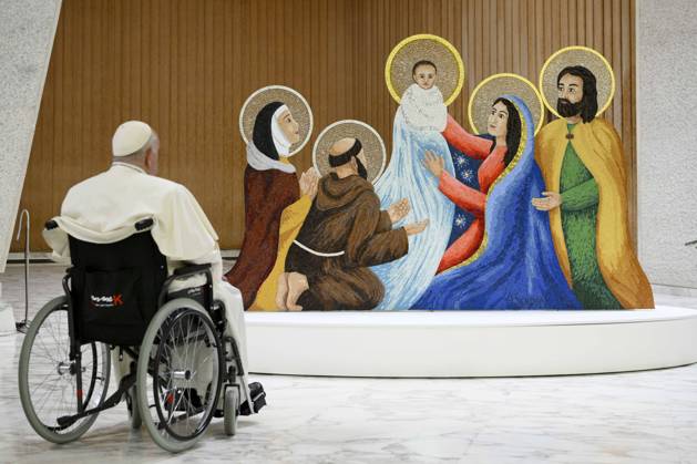 Bilder des Jahres 2023, News 12 Dezember News Themen der Woche KW49 Italy, Rome, Vatican, 2023 12 9 Pope Francis during an audience with a delegation of the communities that have donated the nativity scene and the Christmas tree set up in St. Peter s Square at the Vatican . Photograph by VATICAN MEDIA Catholic Press Photo  Copyright: xVATICANxMEDIAx xipa-agency.netx xVaticanxMediax IPA_Agency_IPA42106706