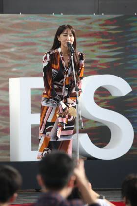 S. Korean actress Oh Yoon-ah S. Korean actress Oh Yoon-ah South Korean actress Oh Yoon-ah greets during a publicity event for the movie The Cursed: Dead Man s Prey at the 26th Busan International Film Festival (BIFF) in the southern port city of Busan on Oct. 9, 2021. (Yonhap) 2021-10-12 09:51:49 < 1980-2021 YONHAPNEWS AGENCY. .> ºÎ»ê±¤¿ª½Ã EDITORIAL USE ONLY Copyright: xx PYH2021101203390034400 YonhapxNewsx yonphotos194318