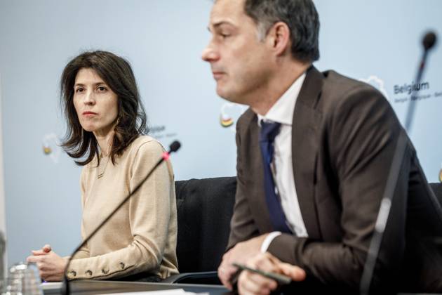 News Bilder des Tages Prime Minister Alexander De Croo pictured during a press conference after the restricted cabinet meeting reached an agreement on the distribution of newspapers. HATIMxKAGHAT 82172954