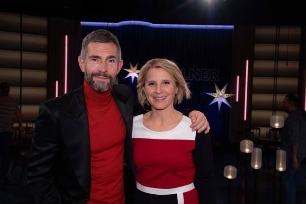 von links: Micky BEISENHERZ, Moderator, Susan LINK, Moderatorin, Gastgeber der Sendung Koelner Treff im WDR Fernsehen, 12.12.2023.