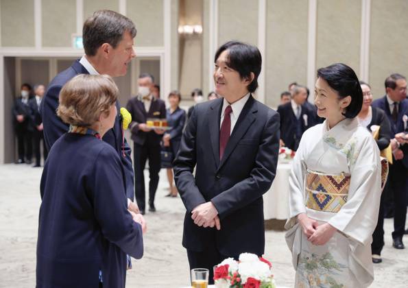 Crown Prince Fumihito at award ceremony Japanese Crown Prince Fumihito (2nd from R) and his wife and Crown Princess Kiko (R) chat with University of Cambridge genetics professor Richard Durbin (back, L) after an award ceremony in Tokyo on Dec. 14, 2023. Durbin received the 39th International Prize for Biology for his contributions in the genome field. (Pool photo)  A14AA0002237688P