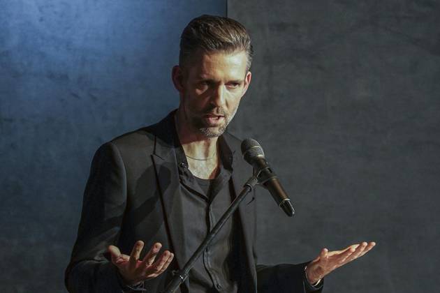 Bochumer Theaterpreis-Verleihung ** NUR FÜR REDAKTIONELLE ZWECKE ** EDITORIAL USE ONLY **<p>Grußworte von Schauspielhaus, Vasco Boenisch, Die Bochumer Theaterpreise werden feierlich im Schauspielhaus verliehen: Zwei Schauspieler aus dem Ensemble erhalten den Haupt- und Nachwuchspreis am 15. Dezember 2023. FUNKE Foto Services Klaus Pollkläsener < p> Deutschland NRW Bochum Copyright: KlausxPollkläsener
