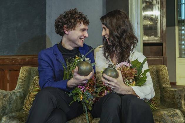 Bochumer Theaterpreis-Verleihung ** NUR FÜR REDAKTIONELLE ZWECKE ** EDITORIAL USE ONLY **<p>Der Preisträger Dominik Dos-Reis und die Preisträgerin Jele Brückner, Die Bochumer Theaterpreise werden feierlich im Schauspielhaus verliehen: Zwei Schauspieler aus dem Ensemble erhalten den Haupt- und Nachwuchspreis am 15. Dezember 2023. FUNKE Foto Services Klaus Pollkläsener < p> Deutschland NRW Bochum Copyright: KlausxPollkläsener
