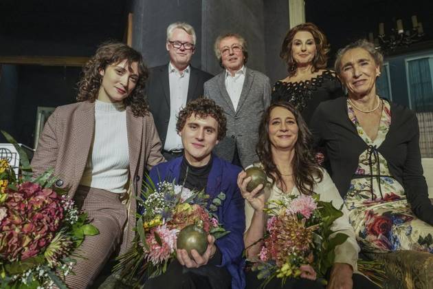 Bochumer Theaterpreis-Verleihung ** NUR FÜR REDAKTIONELLE ZWECKE ** EDITORIAL USE ONLY **<p>Die Bochumer Theaterpreise werden feierlich im Schauspielhaus verliehen: Zwei Schauspieler aus dem Ensemble erhalten den Haupt- und Nachwuchspreis am 15. Dezember 2023. FUNKE Foto Services Klaus Pollkläsener < p> Deutschland NRW Bochum Copyright: KlausxPollkläsener