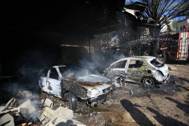 Bilder des Jahres 2023, News 12 Dezember News Themen der Woche KW51 News Bilder des Tages Firefighters douse a car after an Israeli raid in al-Faraa camp for Palestinian refugees near Tubas Firefighters douse a car after an Israeli raid in al-Faraa camp for Palestinian refugees near Tubas in the occupied West Bank on December 18, 2023. Four Palestinians, including two teenagers, were killed on December 18, 2023 in an Israeli raid on a refugee camp in the northern occupied West Bank, the Palestinian Health Ministry reported. Photo by Mohammed Nasser apaimages Tubas West Bank Palestinian Territory 181223_Tubas_MN_00(14) Copyright: xapaimagesxMohammedxNasserx xapaimagesx