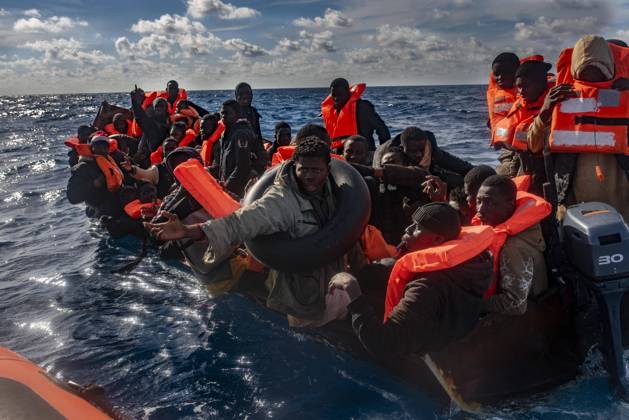 Bilder des Jahres 2024, News 01 Januar News Themen der Woche KW01 News Bilder des Tages Open Arms Rescues 60 People In The Mediterranean Sea Several migrants in a cayuco, January 3, 2024, in the Mediterranean Sea. 60 migrants have been rescued this afternoon by the crew of the NGO ship Open Arms. According to the organization, the rescue has been carried out just as bad weather is looming in the area. The Open Arms had already disembarked last December 31 54 people in the Roman port of Civitavecchia to which it was sent after the terrible weather conditions forced the Italian authorities to change the first port decided, Genoa, after four days of navigation. Photo by Antonio Sempere Europa Press ABACAPRESS.COM Mediterranean Sea Spain  Copyright: xEuropaxPress ABACAx