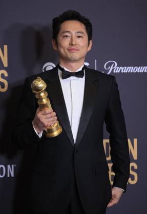 January 7, 2024, Beverly Hills, California, USA: Steven Yeun in the press room of the 81st Annual Golden Globe Awards on Sunday January 7, 2024 at the The Beverly Hilton Hotel in Beverly Hills, California. ARIANA RUIZ PI Beverly Hills USA - ZUMAp124 20240107_zaa_p124_011 Copyright: xArianaxRuizx