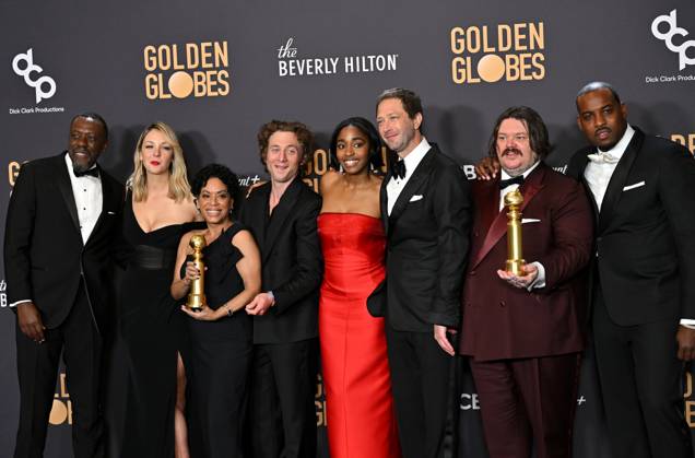 (L-R) Edwin Lee Gibson, Abby Elliott, Liza Colón-Zayas, Jeremy Allen White, Ayo Edebiri, Ebon Moss-Bachrach, Matty Matheson, and Lionel Boyce, winners of the Best Television Series - Musical or Comedy award for The Bear, during the 81st annual Golden Globe Awards at the Beverly Hilton in Beverly Hills, California on Sunday, January 7, 2024. LAP202401070347 CHRISxCHEW