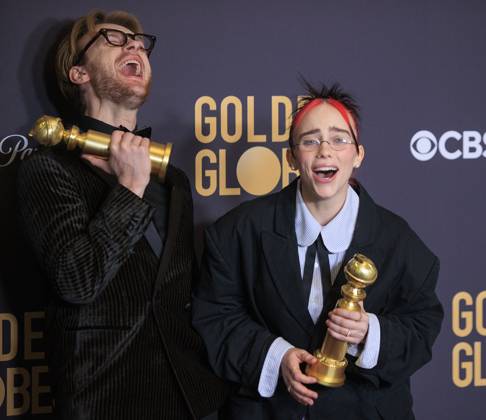 January 7, 2024, Beverly Hills, California, USA: Finneas and Billie Eilish (L-R) in the press room of the 81st Annual Golden Globe Awards on Sunday January 7, 2024 at The Beverly Hilton Hotel in Beverly Hills, California. ARIANA RUIZ PI Beverly Hills USA - ZUMAp124 20240107_zaa_p124_099 Copyright: xArianaxRuizx