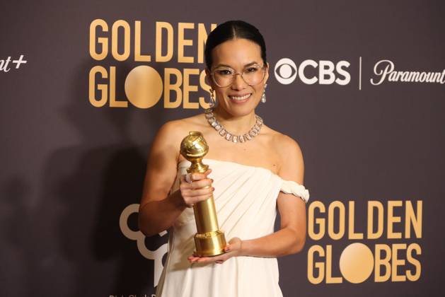 January 7, 2024, Beverly Hills, CA, USA: Ali Wong, winner of the Best Performance in a Limited Series, Anthology Series, or Motion Picture Made for Television award for Beef poses in the press room during the 81st Annual Golden Globe Awards at The Beverly Hilton on January 07, 2024 in Beverly Hills, California. Beverly Hills USA - ZUMAs181 20240107_zea_s181_281 Copyright: xCraSHx