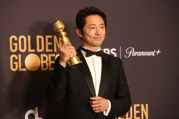 January 7, 2024, Beverly Hills, CA, USA: Steven Yeun, winner of the Best Performance in a Limited Series, Anthology Series, or Motion Picture Made for Television award for Beef poses in the press room during the 81st Annual Golden Globe Awards at The Beverly Hilton on January 07, 2024 in Beverly Hills, California. Beverly Hills USA - ZUMAs181 20240107_zea_s181_287 Copyright: xCraSHx