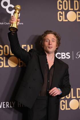January 7, 2024, Beverly Hills, CA, USA: Jeremy Allen White, winner of the Best Performance by a Male Actor in a Television Series Ã¢â‚¬ Musical or Comedy award for The Bear, poses in the press room during the 81st Annual Golden Globe Awards at The Beverly Hilton on January 07, 2024 in Beverly Hills, California. Beverly Hills USA - ZUMAs181 20240107_zea_s181_323 Copyright: xCraSHx