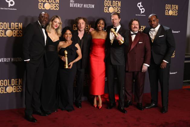 January 7, 2024, Beverly Hills, CA, USA: (L-R) Edwin Lee Gibson, Abby Elliott, Liza Colo³n-Zayas, Jeremy Allen White, Ayo Edebiri, Ebon Moss-Bachrach, Matty Matheson, and Lionel Boyce, winners of the Best Television Series - Musical or Comedy award for The Bear, pose in the press room during the 81st Annual Golden Globe Awards at The Beverly Hilton on January 07, 2024 in Beverly Hills, California. Beverly Hills USA - ZUMAs181 20240107_zea_s181_338 Copyright: xCraSHx