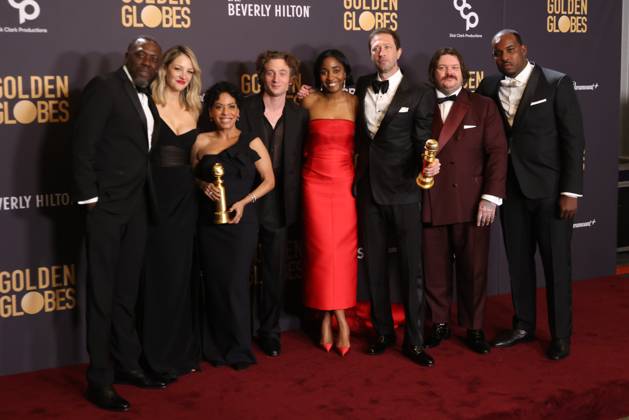 January 7, 2024, Beverly Hills, CA, USA: (L-R) Edwin Lee Gibson, Abby Elliott, Liza Colo³n-Zayas, Jeremy Allen White, Ayo Edebiri, Ebon Moss-Bachrach, Matty Matheson, and Lionel Boyce, winners of the Best Television Series - Musical or Comedy award for The Bear, pose in the press room during the 81st Annual Golden Globe Awards at The Beverly Hilton on January 07, 2024 in Beverly Hills, California. Beverly Hills USA - ZUMAs181 20240107_zea_s181_339 Copyright: xCraSHx