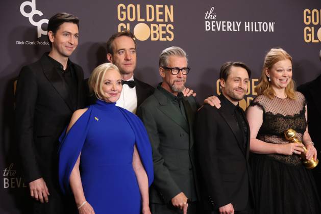 January 7, 2024, Beverly Hills, CA, USA: (L-R) Nicholas Braun, J. Smith-Cameron, Matthew Macfadyen, Alan Ruck, Kieran Culkin, Sarah Snook, Jesse Armstrong, Frank Rich, and Mark Mylod, winners of the Best Television Series - Drama for Succession, pose in the press room during the 81st Annual Golden Globe Awards at The Beverly Hilton on January 07, 2024 in Beverly Hills, California. Beverly Hills USA - ZUMAs181 20240107_zea_s181_357 Copyright: xCraSHx