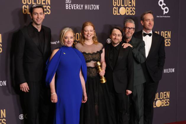 January 7, 2024, Beverly Hills, CA, USA: (L-R) Nicholas Braun, J. Smith-Cameron, Matthew Macfadyen, Alan Ruck, Kieran Culkin, Sarah Snook, Jesse Armstrong, Frank Rich, and Mark Mylod, winners of the Best Television Series - Drama for Succession, pose in the press room during the 81st Annual Golden Globe Awards at The Beverly Hilton on January 07, 2024 in Beverly Hills, California. Beverly Hills USA - ZUMAs181 20240107_zea_s181_358 Copyright: xCraSHx