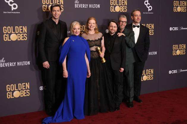 January 7, 2024, Beverly Hills, CA, USA: (L-R) Nicholas Braun, J. Smith-Cameron, Matthew Macfadyen, Alan Ruck, Kieran Culkin, Sarah Snook, Jesse Armstrong, Frank Rich, and Mark Mylod, winners of the Best Television Series - Drama for Succession, pose in the press room during the 81st Annual Golden Globe Awards at The Beverly Hilton on January 07, 2024 in Beverly Hills, California. Beverly Hills USA - ZUMAs181 20240107_zea_s181_359 Copyright: xCraSHx