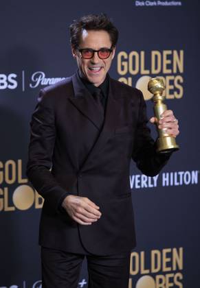 January 7, 2024, Beverly Hills, California, USA: Robert Downey Jr. in the press room of the 81st Annual Golden Globe Awards on Sunday January 7, 2024 at The Beverly Hilton Hotel in Beverly Hills, California. ARIANA RUIZ PI Beverly Hills USA - ZUMAp124 20240107_zaa_p124_121 Copyright: xArianaxRuizx