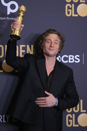 January 7, 2024, Beverly Hills, California, USA: Jeremy Allen White in the press room of the 81st Annual Golden Globe Awards on Sunday January 7, 2024 at The Beverly Hilton Hotel in Beverly Hills, California. ARIANA RUIZ PI Beverly Hills USA - ZUMAp124 20240107_zaa_p124_125 Copyright: xArianaxRuizx