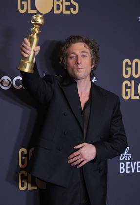 January 7, 2024, Beverly Hills, California, USA: Jeremy Allen White in the press room of the 81st Annual Golden Globe Awards on Sunday January 7, 2024 at The Beverly Hilton Hotel in Beverly Hills, California. ARIANA RUIZ PI Beverly Hills USA - ZUMAp124 20240107_zaa_p124_127 Copyright: xArianaxRuizx