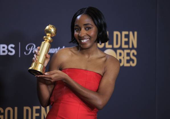 January 7, 2024, Beverly Hills, California, USA: Ayo Edebiri in the press room of the 81st Annual Golden Globe Awards on Sunday January 7, 2024 at The Beverly Hilton Hotel in Beverly Hills, California. ARIANA RUIZ PI Beverly Hills USA - ZUMAp124 20240107_zaa_p124_143 Copyright: xArianaxRuizx