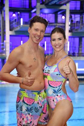 Valentin Lusin und Mariia Maksina beim Photocall zur Fernsehshow RTL Turmspringen aus der Schwimm- und Sprunghalle im Europasportpark Berlin. Berlin, 11.01.2024