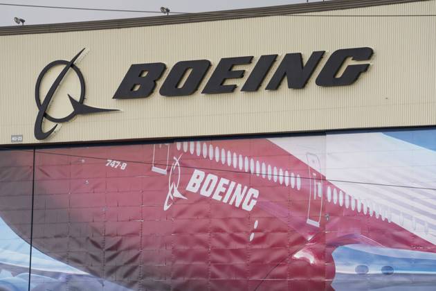 January 11, 2024, Everett, Washington, USA: The Boeing logo and mural at The Boeing Everett Factory. The Boeing Everett factory is an airplane assembly facility operated by Boeing. The facility is one of the largest buildings in the world. After an incident with a Boeing 737 Max 9 airplane almost a week ago, the FAA has today announced an investigation into the company and its safety practices. Everett USA - ZUMAb344 20240111_znp_b344_009 Copyright: xScottxBrauerx