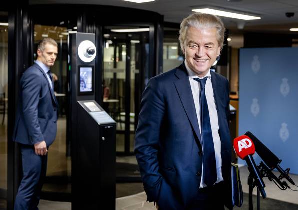 Bilder des Jahres 2024, News 01 Januar News Themen der Woche KW03 News Bilder des Tages THE HAGUE - Geert Wilders (PVV) arrives for follow-up discussions with informant Ronald Plasterk. The political leaders of the four parties PVV, VVD, NSC and BBB continue to talk in The Hague, after meeting for three days on an estate to discuss a possible coalition. ANP REMKO DE WAAL netherlands out - belgium out  Copyright: xx x488680121x originalFilename: 488680121.jpg