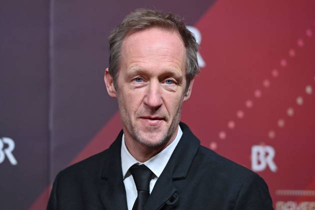 Stephan Kampwirth (Schauspieler), Einzelbild,angeschnittenes Einzelmotiv,Portraet,Portrait,Porträt. Roter Teppich,Red Carpet,Bayerischer Filmpreis 2023 am 19.09.2024 im Prinzregententheater in Muenchen.