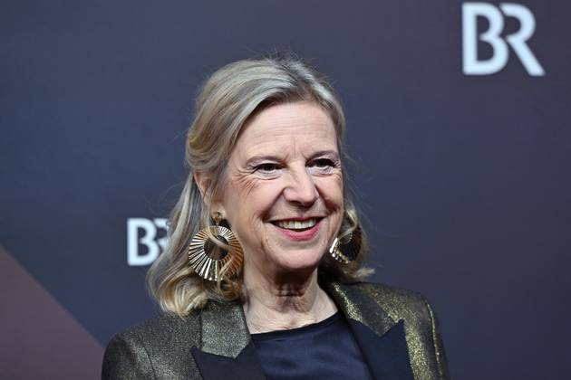 Dr. Katja WILDERMUTH (Intendantin Bayerischer Rundfunk,BR), Einzelbild,angeschnittenes Einzelmotiv,Portraet,Portrait,Porträt. Roter Teppich,Red Carpet,Bayerischer Filmpreis 2023 am 19.09.2024 im Prinzregententheater in Muenchen.