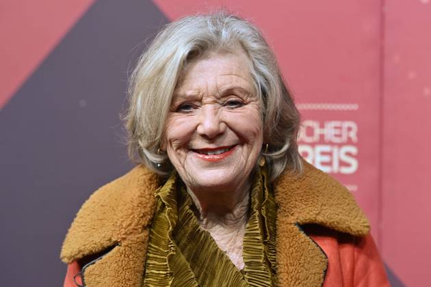 Jutta SPEIDEL (Schauspielerin), Einzelbild,angeschnittenes Einzelmotiv,Portraet,Portrait,Porträt. Roter Teppich,Red Carpet,Bayerischer Filmpreis 2023 am 19.09.2024 im Prinzregententheater in Muenchen.