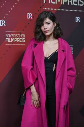 Jasmin Gassmann (Jasmin Lord) ,Schauspielerin, Einzelbild,angeschnittenes Einzelmotiv,Halbfigur,halbe Figur. Roter Teppich,Red Carpet,Bayerischer Filmpreis 2023 am 19.09.2024 im Prinzregententheater in Muenchen.