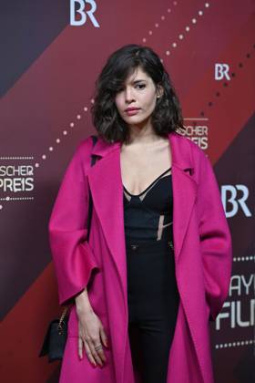 Jasmin Gassmann (Jasmin Lord) ,Schauspielerin, Einzelbild,angeschnittenes Einzelmotiv,Halbfigur,halbe Figur. Roter Teppich,Red Carpet,Bayerischer Filmpreis 2023 am 19.09.2024 im Prinzregententheater in Muenchen.