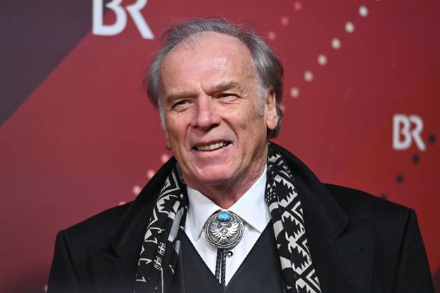 Wolfgang FIEREK (Schauspieler), Einzelbild,angeschnittenes Einzelmotiv,Portraet,Portrait,Porträt. Roter Teppich,Red Carpet,Bayerischer Filmpreis 2023 am 19.09.2024 im Prinzregententheater in Muenchen.