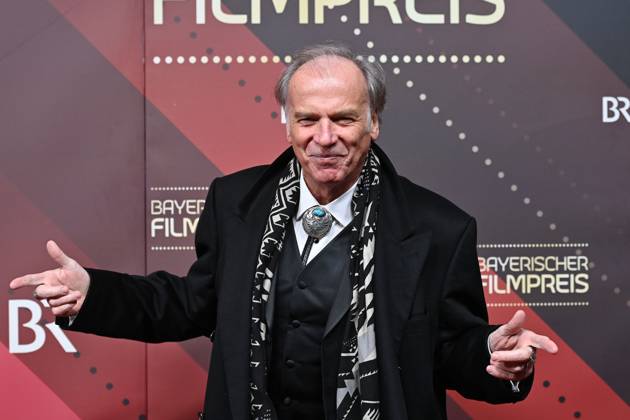 Wolfgang FIEREK (Schauspieler), Einzelbild,angeschnittenes Einzelmotiv,Halbfigur,halbe Figur. Roter Teppich,Red Carpet,Bayerischer Filmpreis 2023 am 19.09.2024 im Prinzregententheater in Muenchen.
