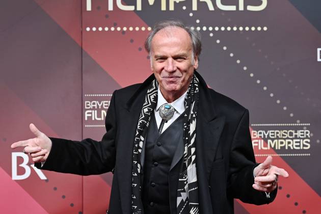 Wolfgang FIEREK (Schauspieler), Einzelbild,angeschnittenes Einzelmotiv,Halbfigur,halbe Figur. Roter Teppich,Red Carpet,Bayerischer Filmpreis 2023 am 19.09.2024 im Prinzregententheater in Muenchen.