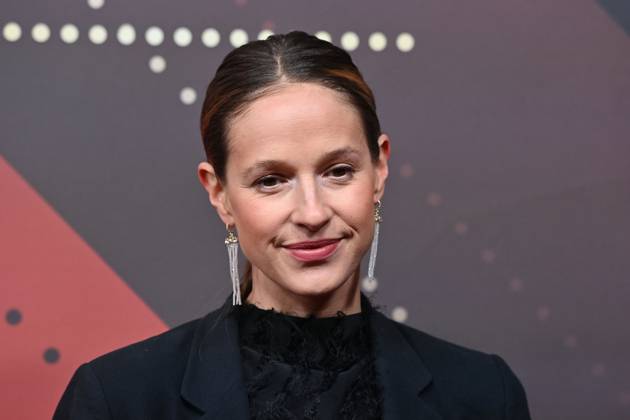 Lisa Bitter (Schauspielerin), Einzelbild,angeschnittenes Einzelmotiv,Portraet,Portrait,Porträt. Roter Teppich,Red Carpet,Bayerischer Filmpreis 2023 am 19.09.2024 im Prinzregententheater in Muenchen.