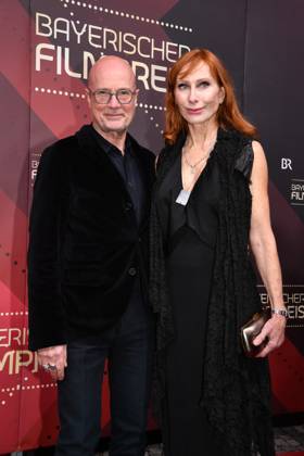 Andrea Sawatzki mit Ehemann Verleihung des Bayerischen Filmpreis Prinzregenten Theater München 19. Januar 2024