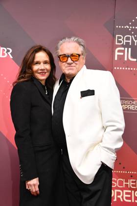 Michael Brandner mit Ehefrau Verleihung des Bayerischen Filmpreis Prinzregenten Theater München 19. Januar 2024