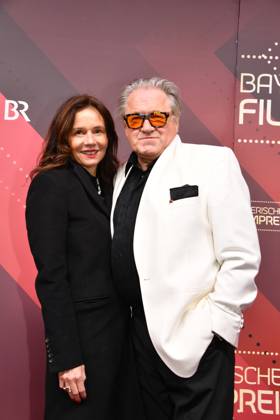 Michael Brandner mit Ehefrau Verleihung des Bayerischen Filmpreis Prinzregenten Theater München 19. Januar 2024