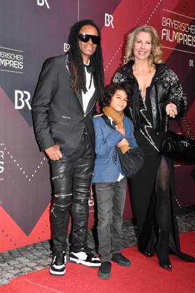 Fab Morvan, Stella und Sohn Sacha Verleihung des Bayerischen Filmpreis Prinzregenten Theater München 19. Januar 2024