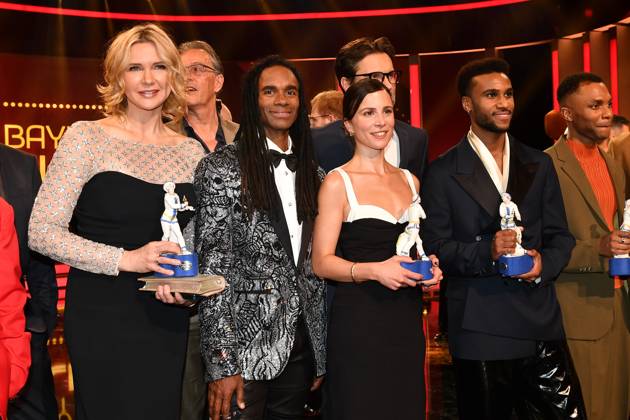 Veronica Ferres, Fabrice Morvan, Aylin Tezel, Simon Verhoeven und Tina Njie Verleihung des Bayerischen Filmpreis Party Preisträger Prinzregenten Theater München 19. Januar 2024