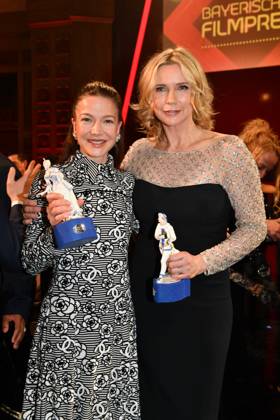Hannah Herzsprung und Veronica Ferres Verleihung des Bayerischen Filmpreis Party Preisträger Prinzregenten Theater München 19. Januar 2024