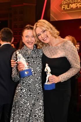 Hannah Herzsprung und Veronica Ferres Verleihung des Bayerischen Filmpreis Party Preisträger Prinzregenten Theater München 19. Januar 2024