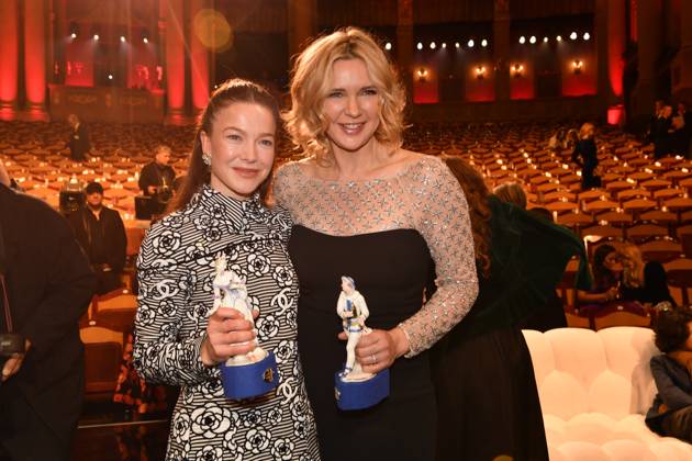 Hannah Herzsprung und Veronica Ferres Verleihung des Bayerischen Filmpreis Party Preisträger Prinzregenten Theater München 19. Januar 2024