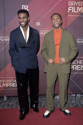 Tijan Njie und Elan Ben Ali bei der Verleihung des 45. Bayerischen Filmpreises 2023 im Prinzregententheater. München, 19.01.2024